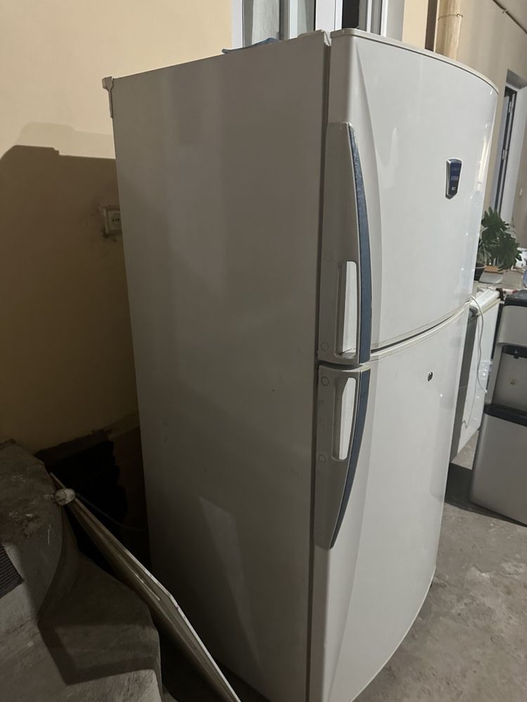 Холодильник sharp в отличной состоянии