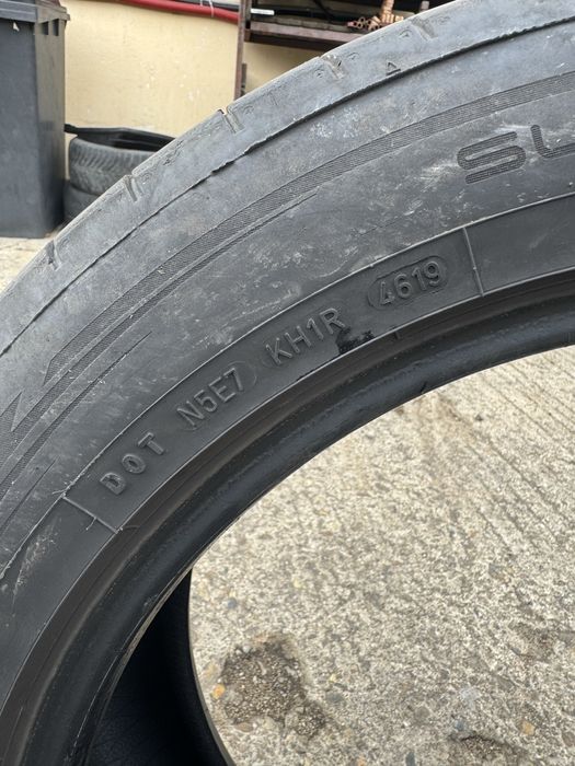 235 55 19 Dunlop