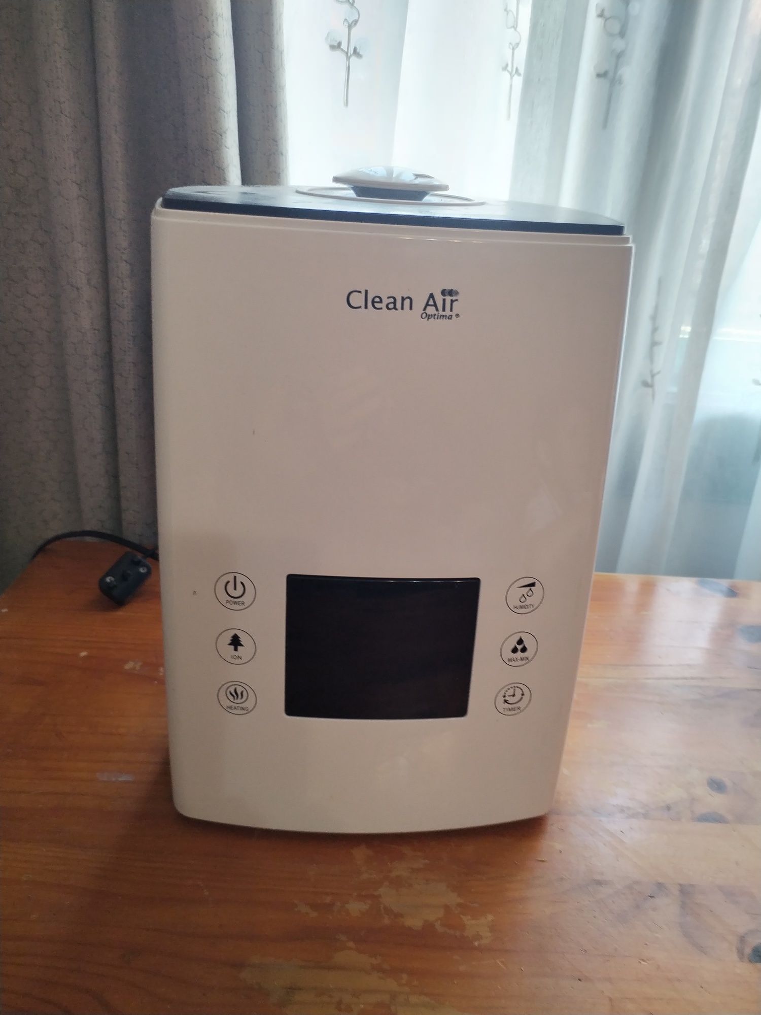 Umidificator și purificator aer cu ionizare Clin Air CA 606
