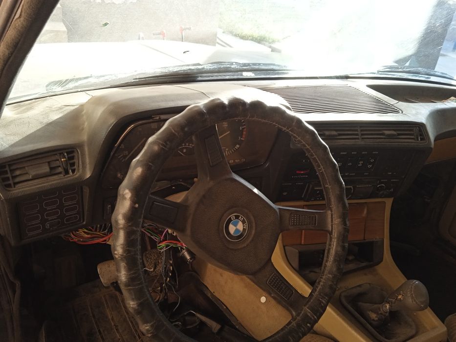 BMW stopniki kapot eshik bagaj oyna xammasi sotiladi