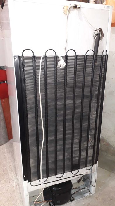 Вертикален фризер Candy