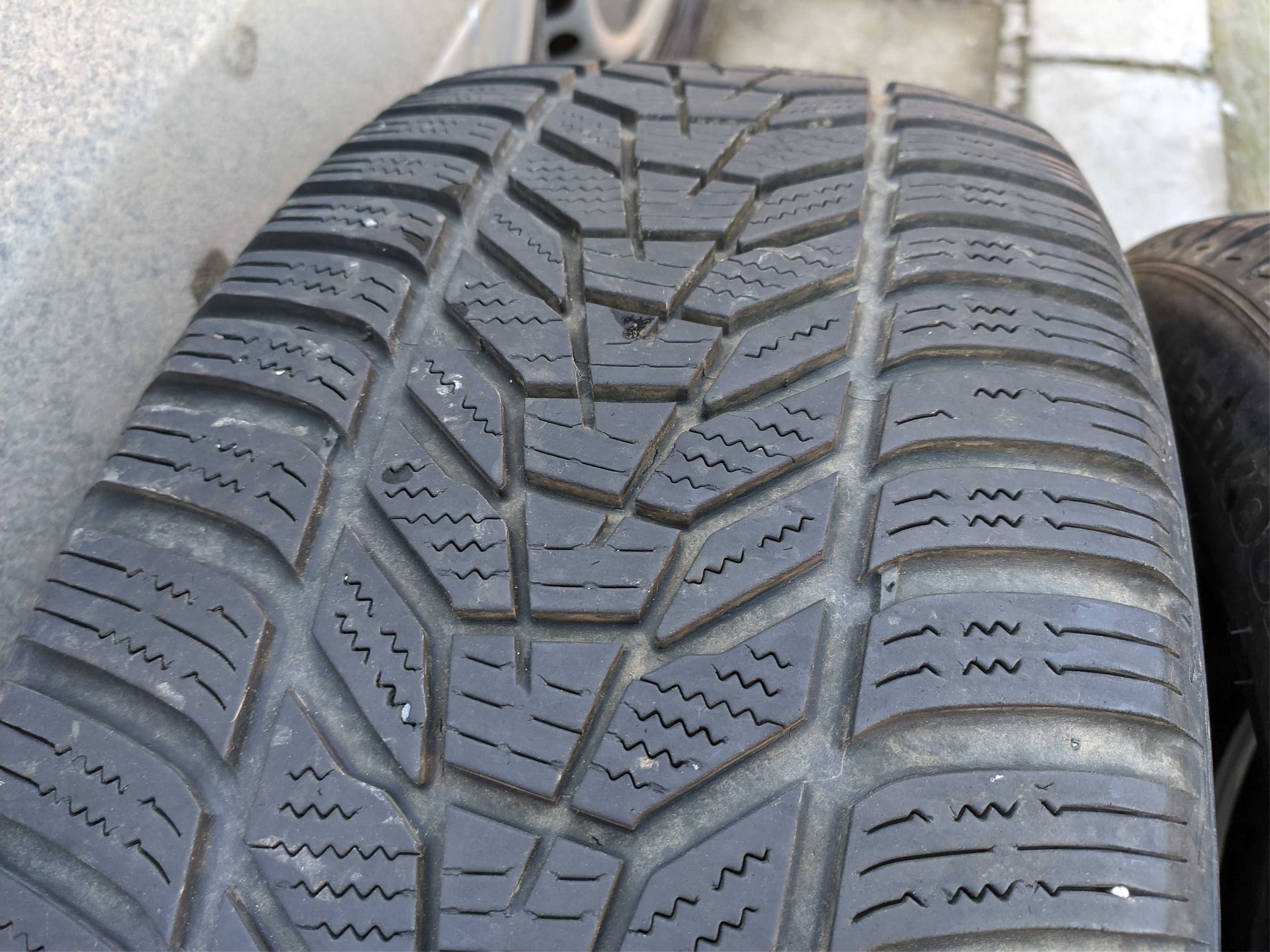 4бр Зимни гуми 235 55 19 - Hankook