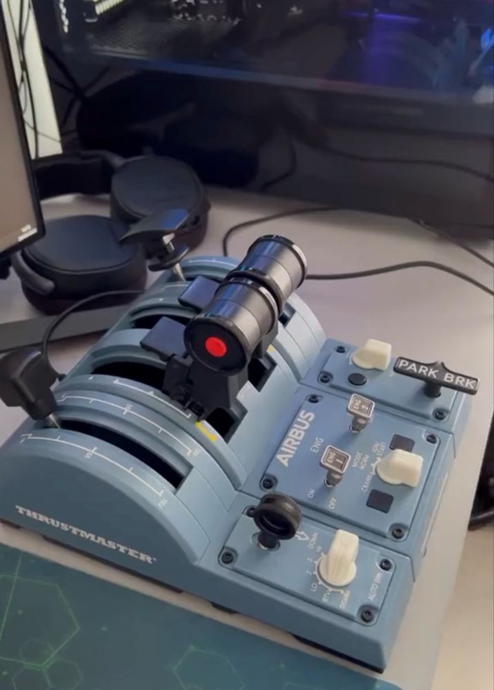 Штурвал Thrustmaster: реализм полёта у вас дома!