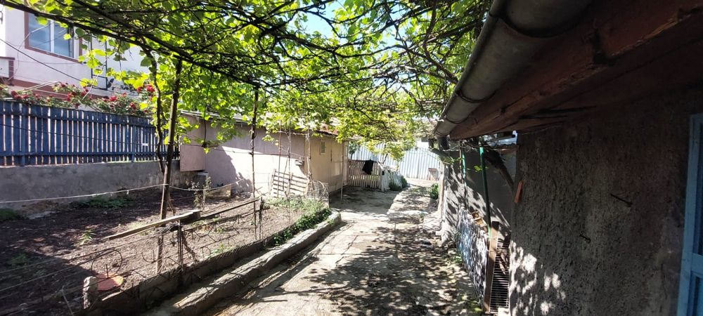 Vând teren 300 mp zona centrala Galați