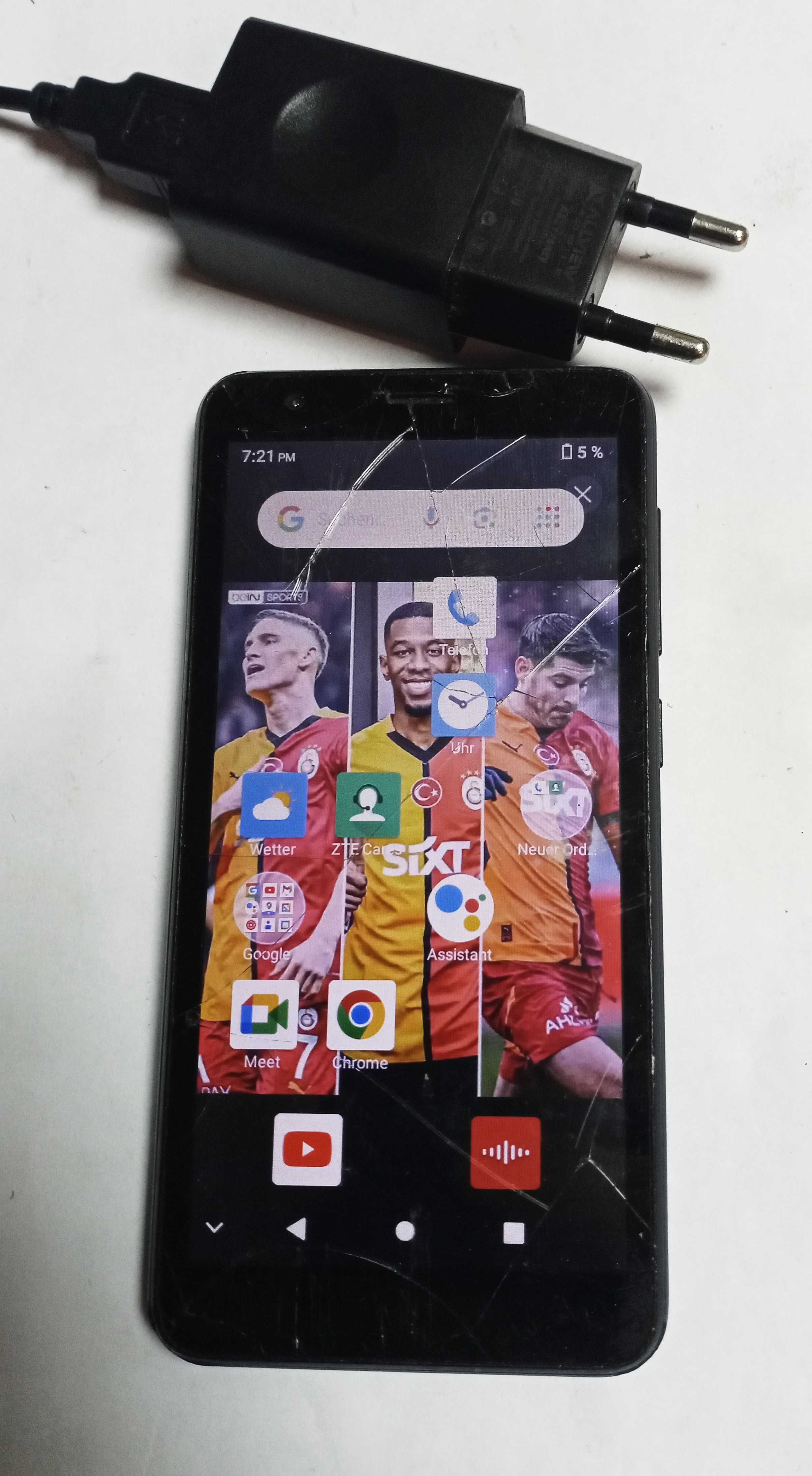 ZTE Blade L9 + зарядно