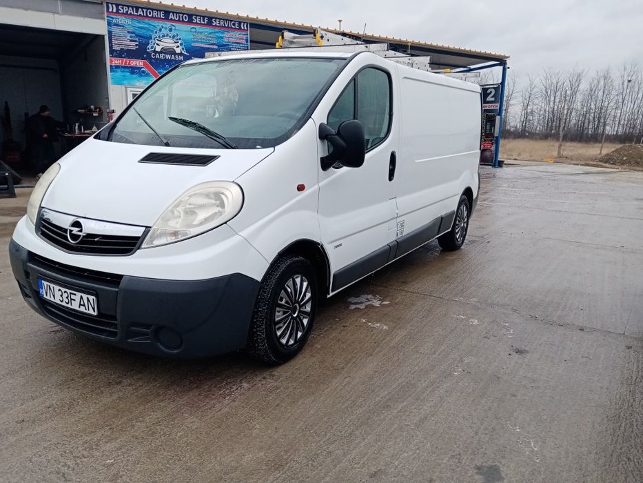 Vând Opel vivaro