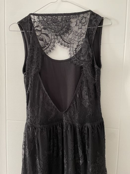 Черна дантелена рокля