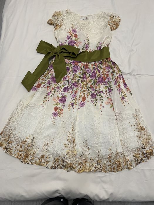 Продам нарядное платье 42-44