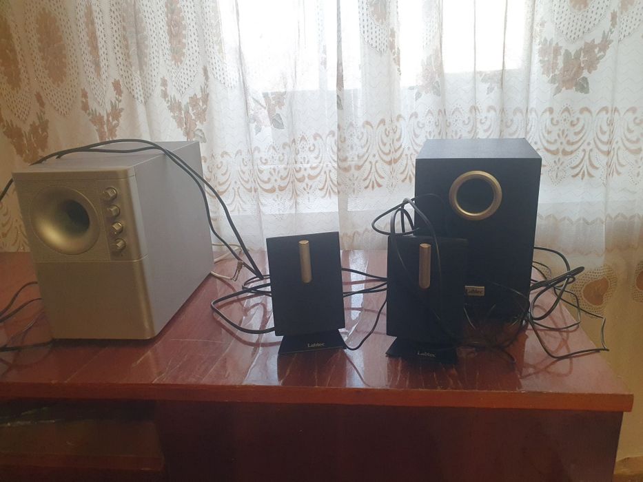 Савбуфер с колонками к компьютеру.