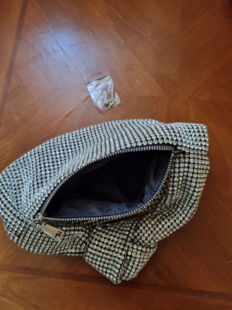 Продам сумочку из камней