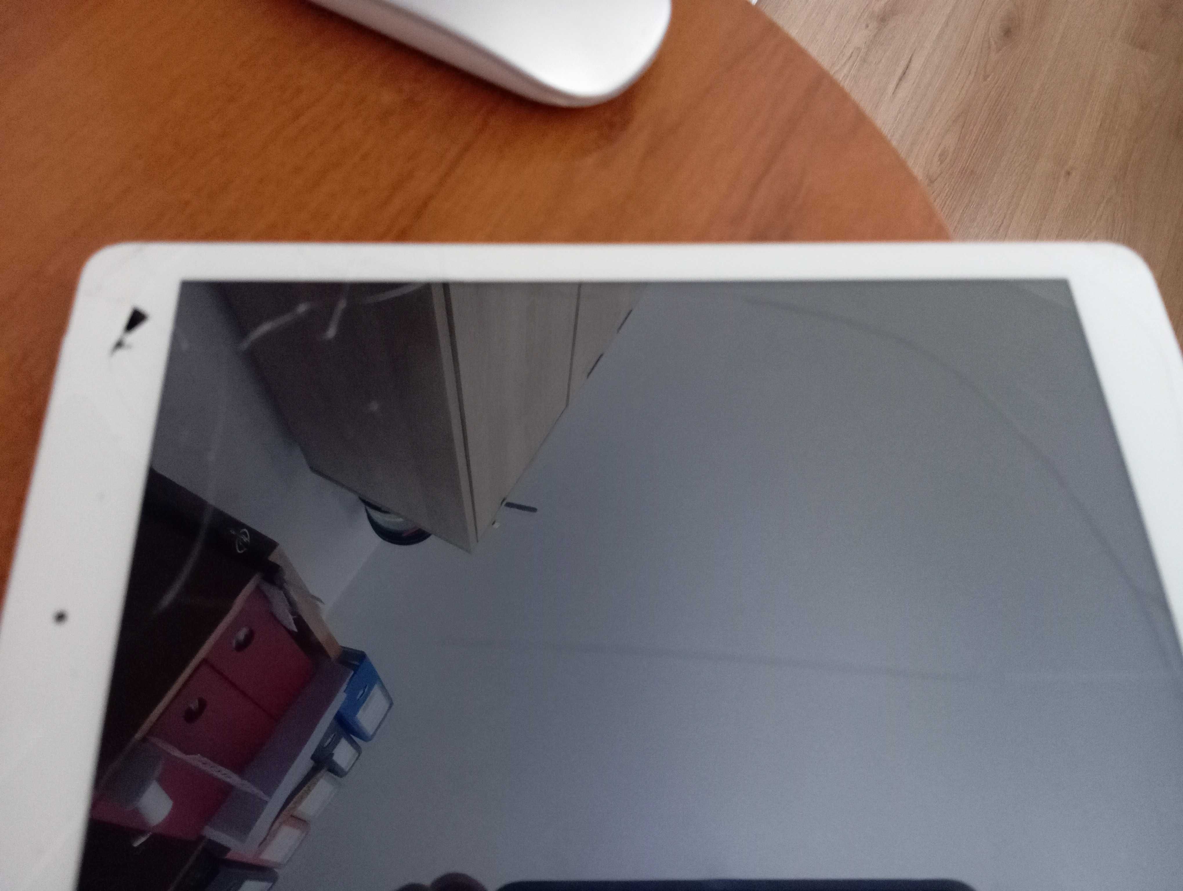 Таблет Apple iPad 6gen 9.7" 32GB