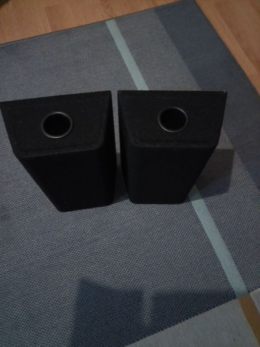 Продавам елипсовидни говорители плюс две кутии