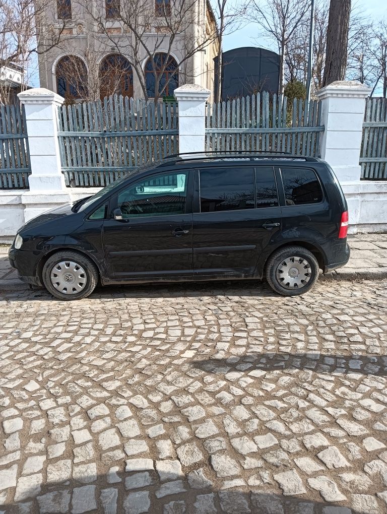 Volkswagen Touran 1,6 Fsi