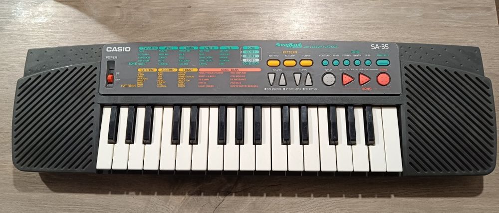 Детски синтезатор  Casio електрическо пиано