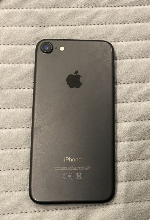 Vând iPhone 7 32gb