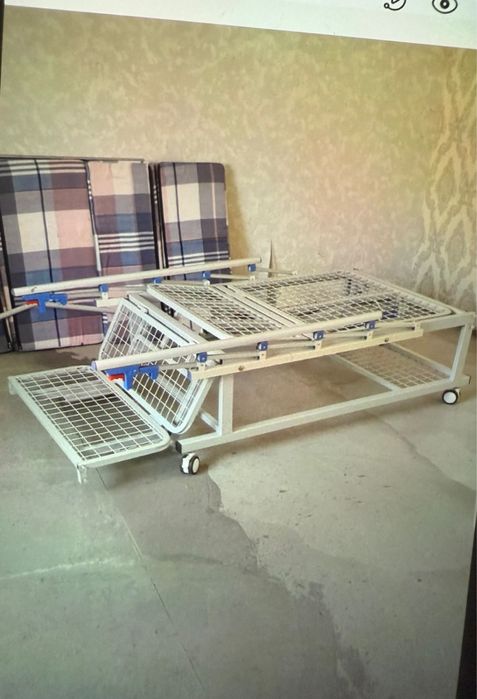 Медицинская кровать