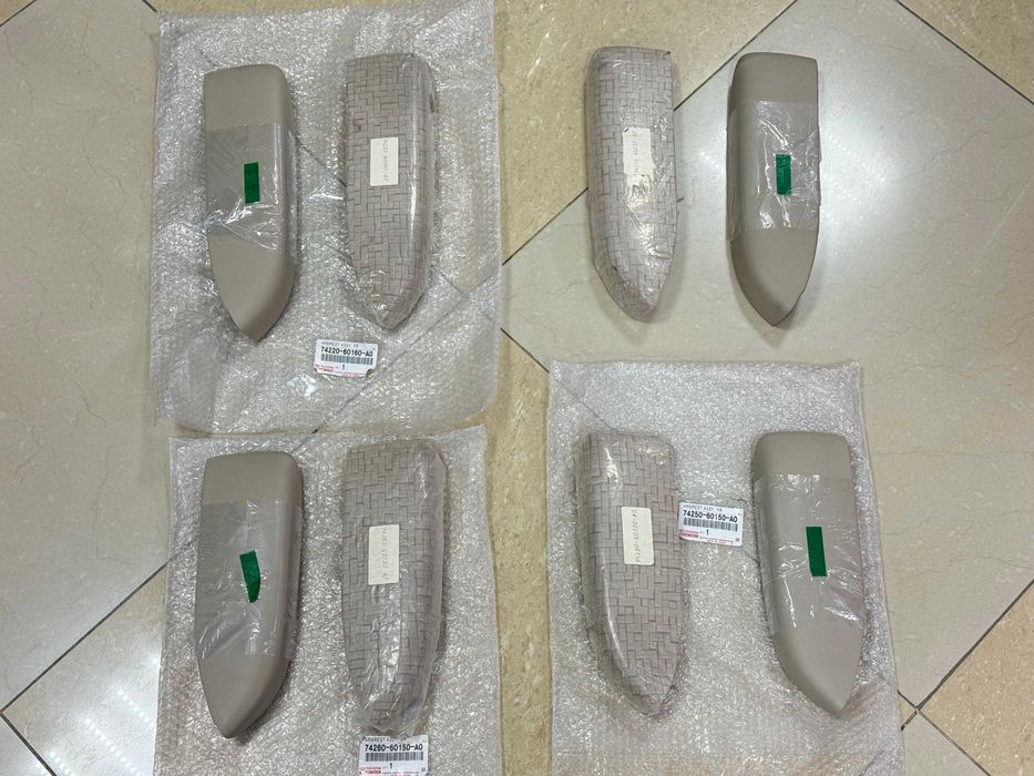 Накладки подлокотников (оригинал) на Toyota Prado 120