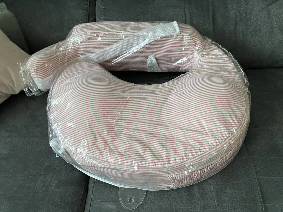 Твърда възглавница за кърмене