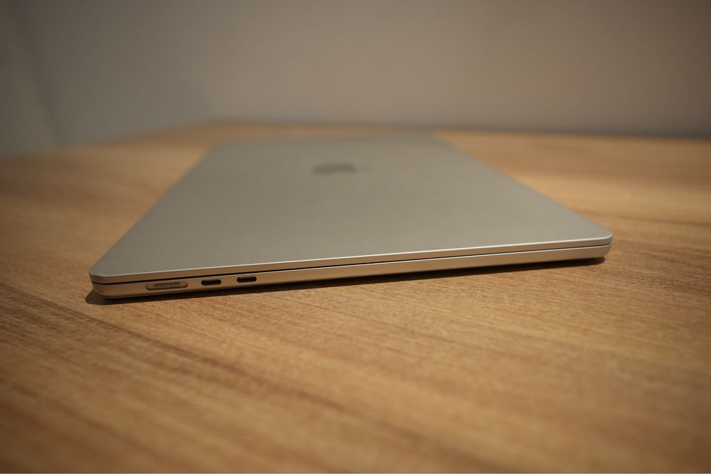 MacBook Air 15 M3 (2024) • 16 GB RAM • 256 GB SSD • ca nou