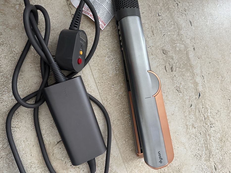 Dyson airstrait преса