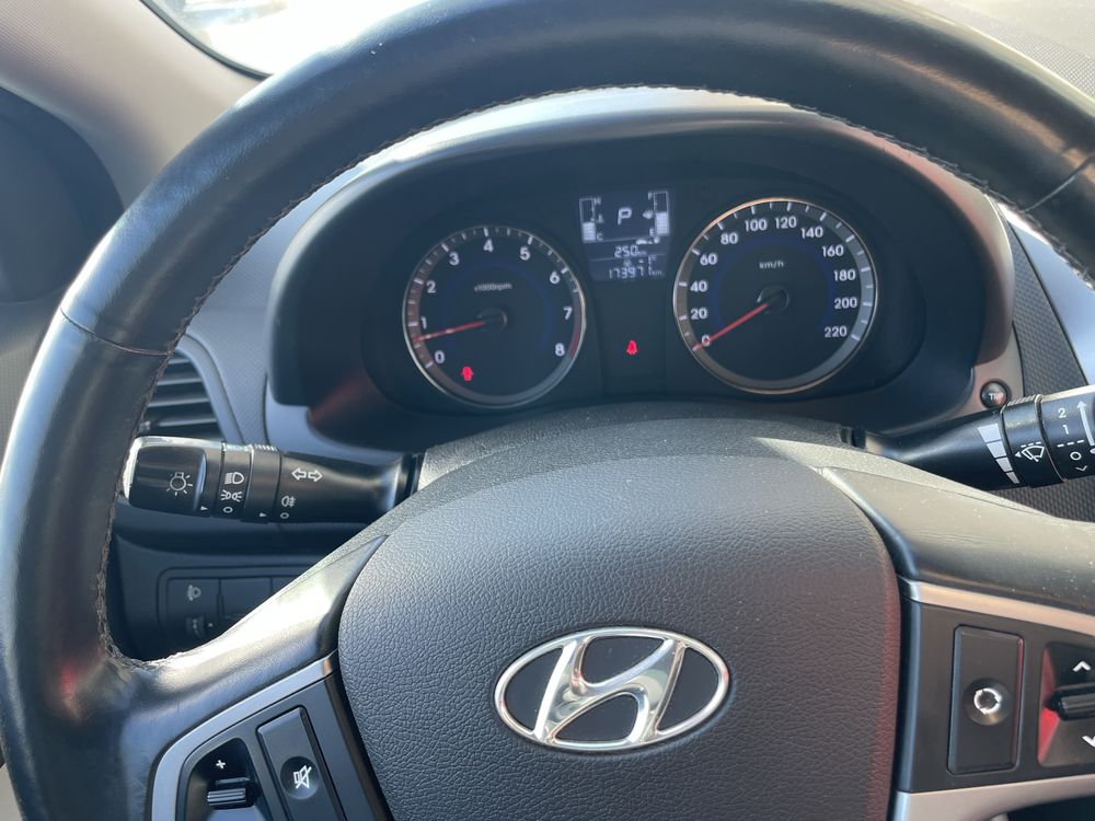 Авто Hyundai Accent 2014