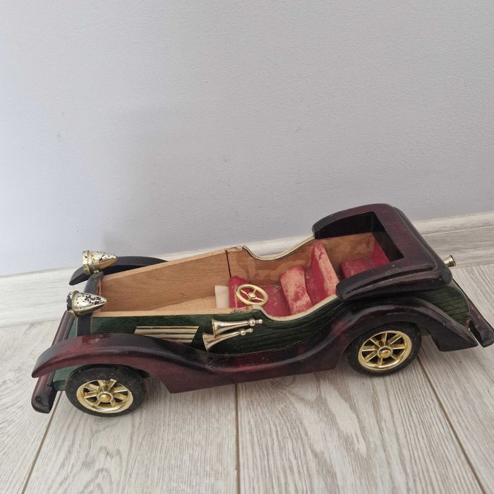 Винтидж кола-кабрио