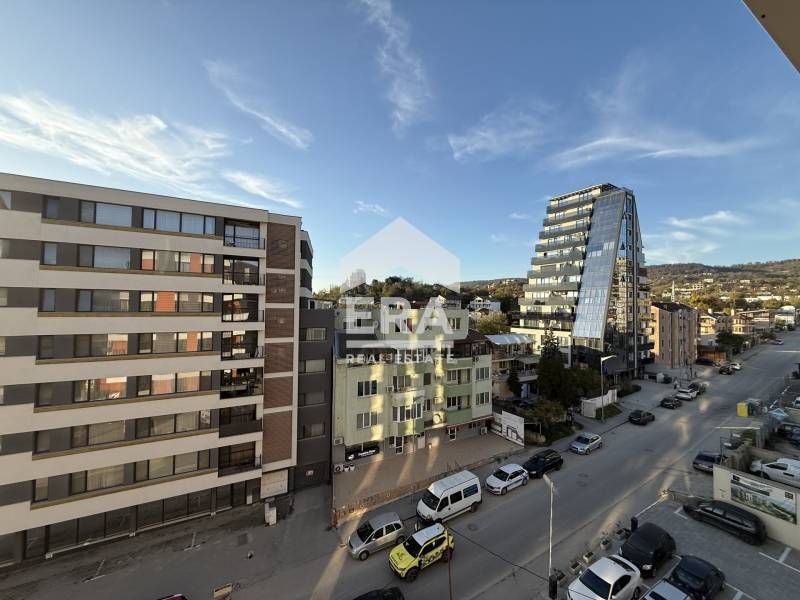 Двустаен, ексклузивен, чисто нов, обзаведен апартамент под наем, с пок