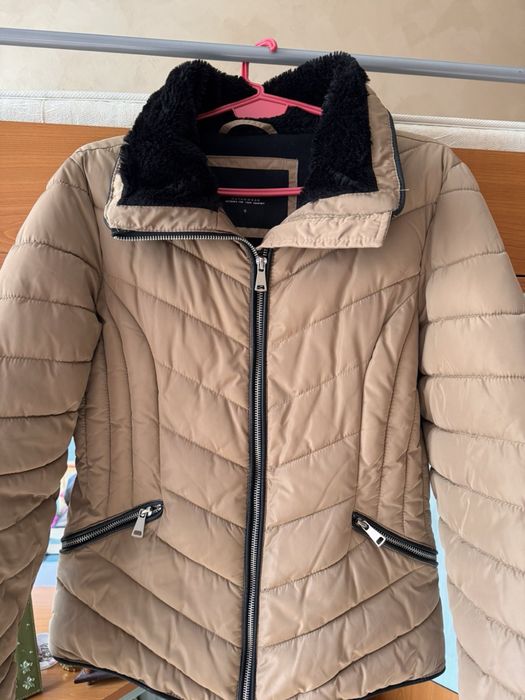 Късо зимно яке Cropp - размер S