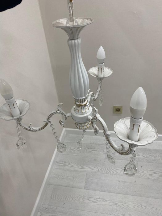 Продается люстра