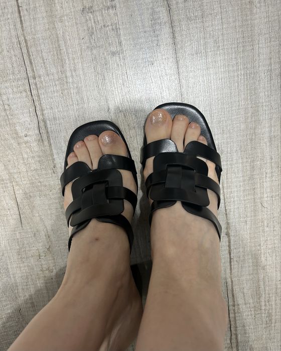 Papuci H&M, negri.