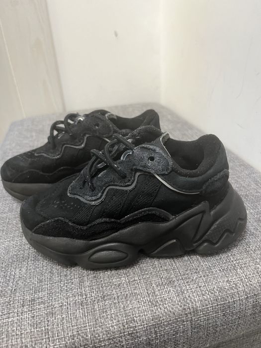 Детски маратонки Adidas OZWEEGO