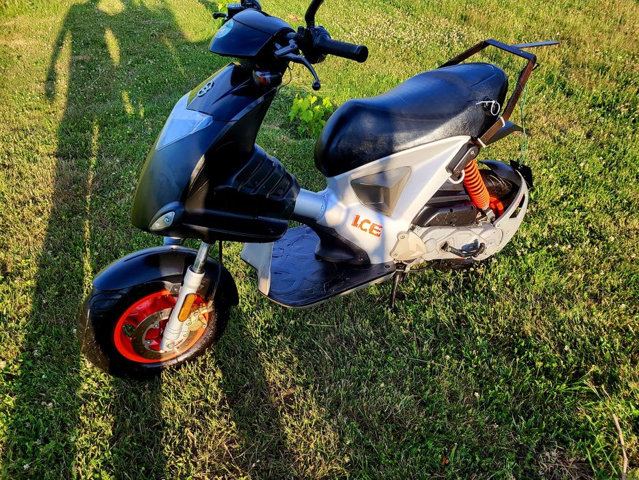Skuter Gilera ice 49 cm3,