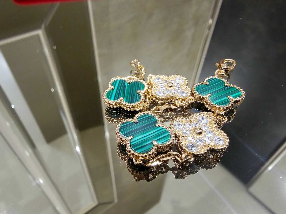 Van Cleef & Arpels VCA Rose Gold Green 5 Alhambra Clover Дамска Гривна