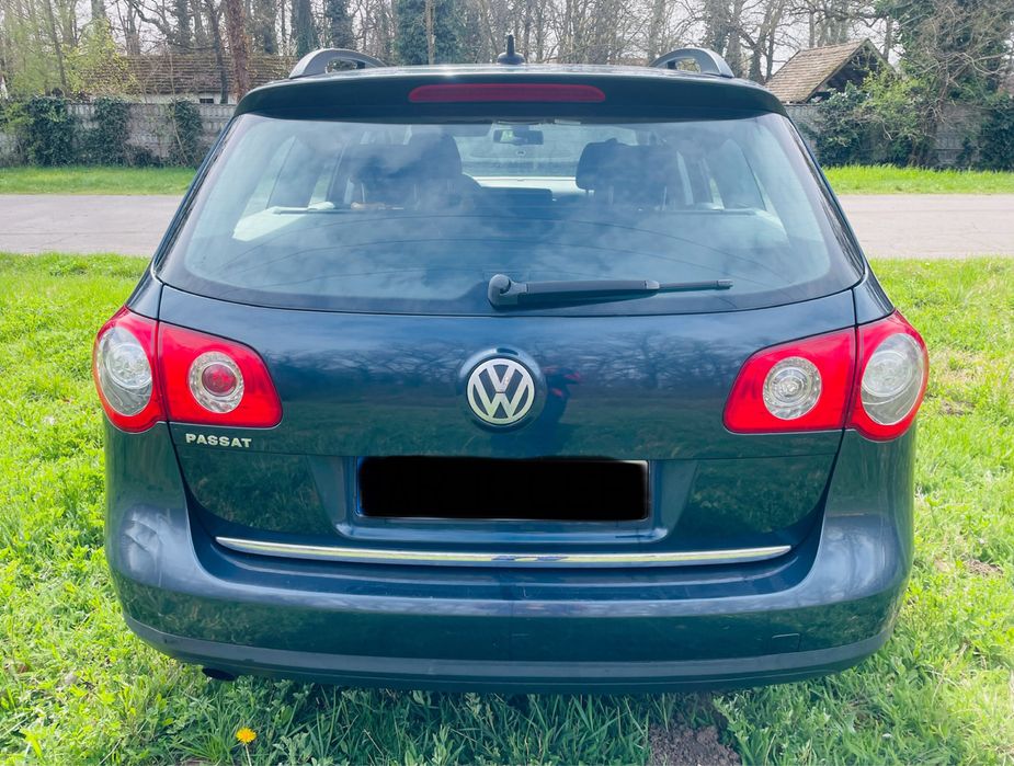Vand Volkswagen Passat 1.6 FSI 2007, manual