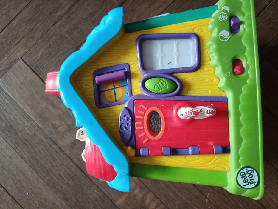 Подарявам интерактивна къща leap frog