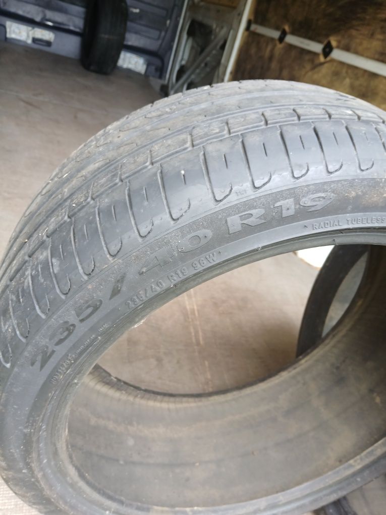 235/40 R19 Pirelli vara