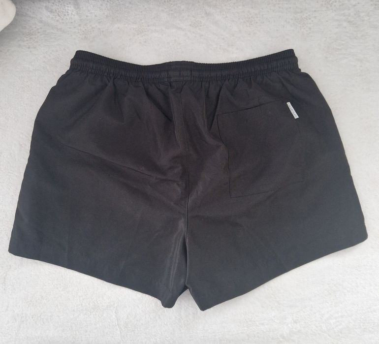 Pantaloni scurti (short)