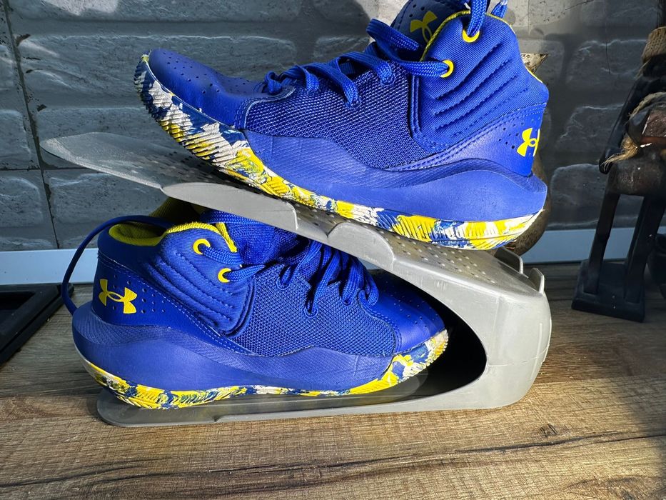 Under Armor Gs Jet 21 marimea 35, 22,5 cm