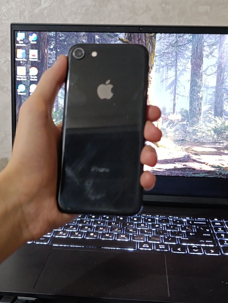 iPhone 8 Sotiladi