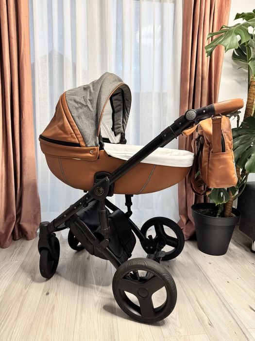 Carucior Krausman 3 in 1 + un carucior cadou si 3 cearsafuri mici
