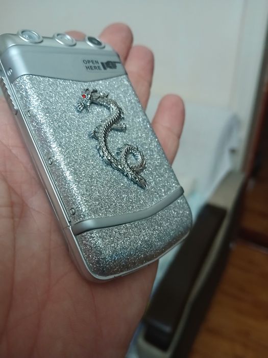 Vertu A777 Ayxta xolati ideal / batareyasi rodnoy emas