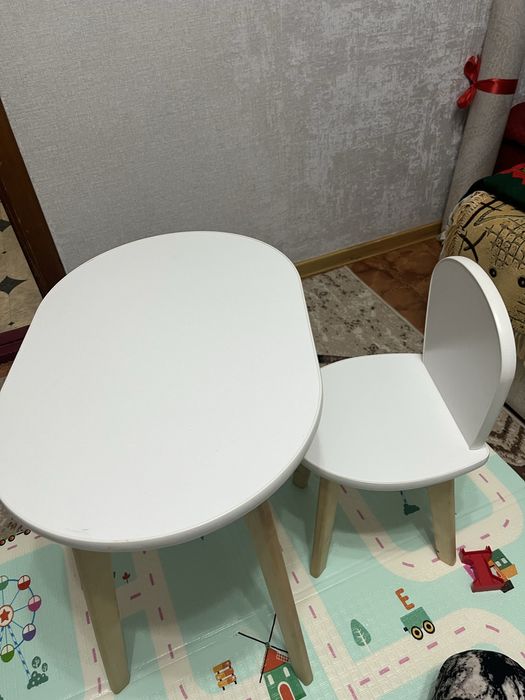 Стол и стульчик детский