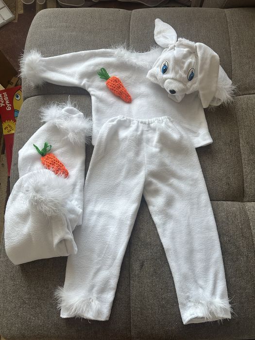 Новогодний костюм зайчика