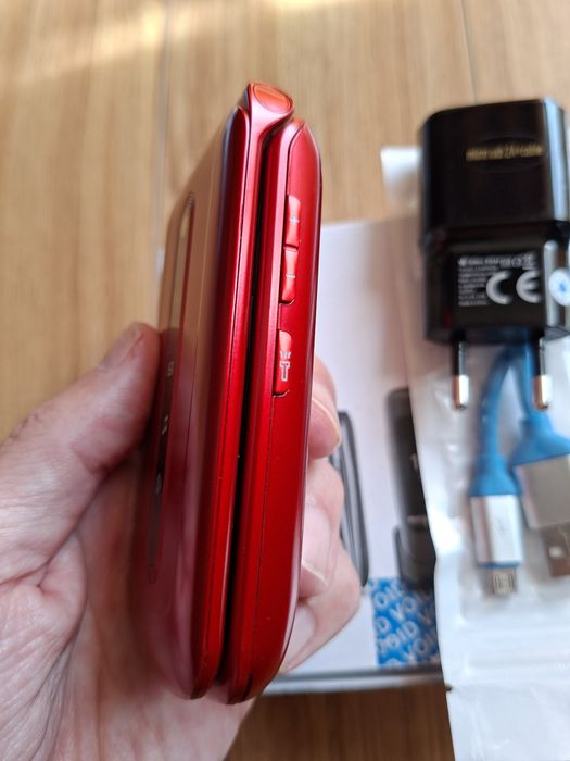 Telefon pt seniori,ușor de utilizat.