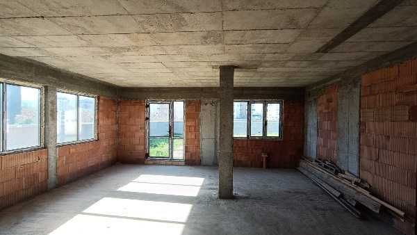 Продава се Къща в Пловдив, Остромила - 431 кв.м за 438 €/кв.м - Снимка #1