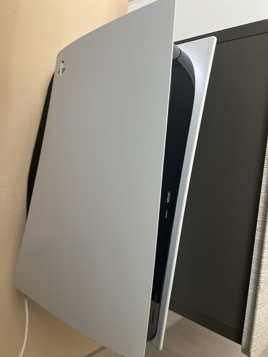 PS5 825GB disk edition + controller