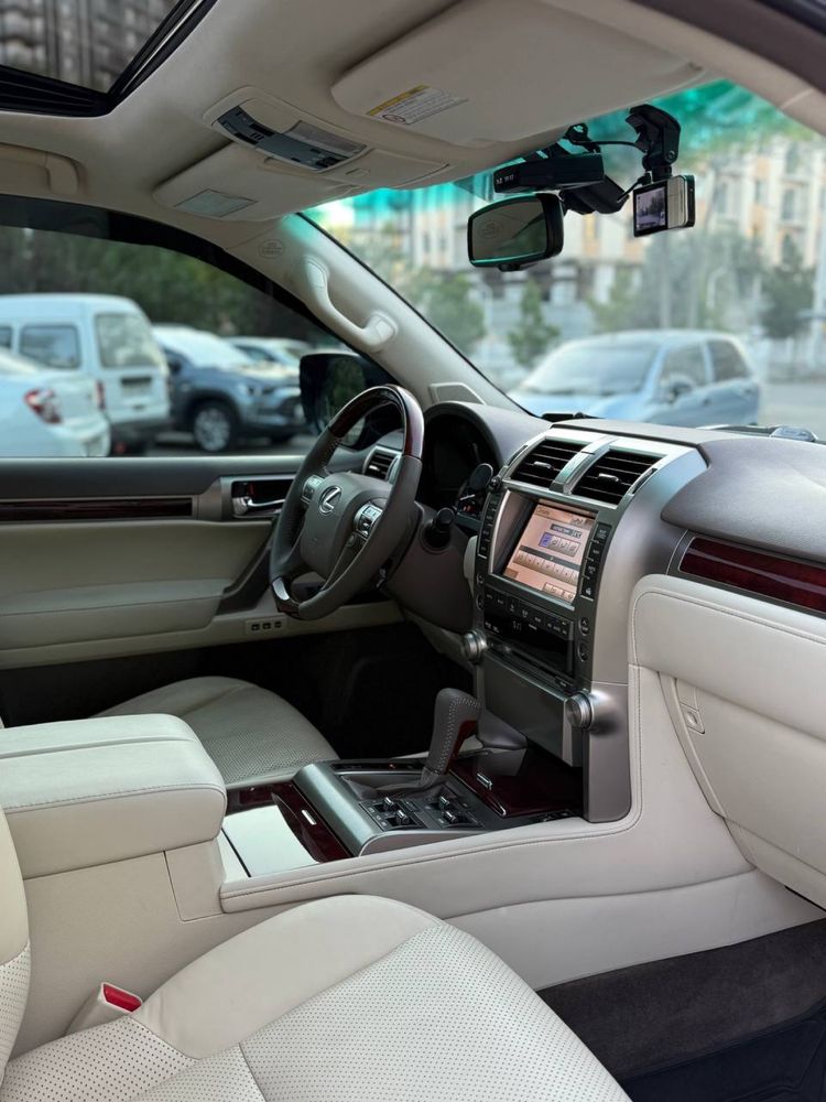 Lexsus GX 460.