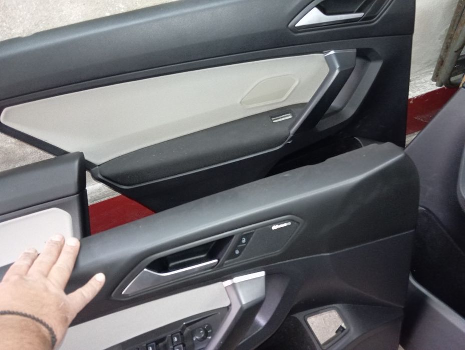 VW Tiguan Allspace салон, седалки и кори за врати 7 местен