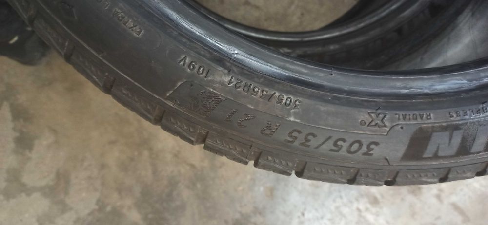 2бр.зимни гуми 305/35/21 Michelin