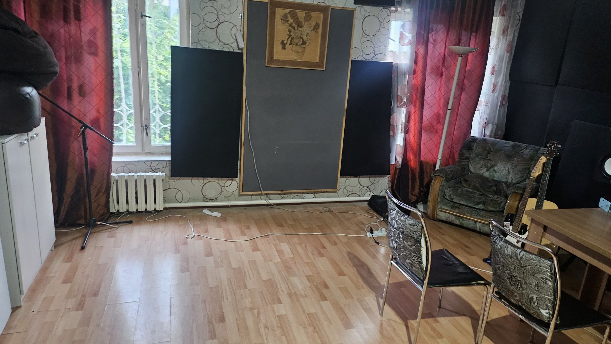 Сдаётся комната для репетиции,звукозаписи,  уроков по барабанам